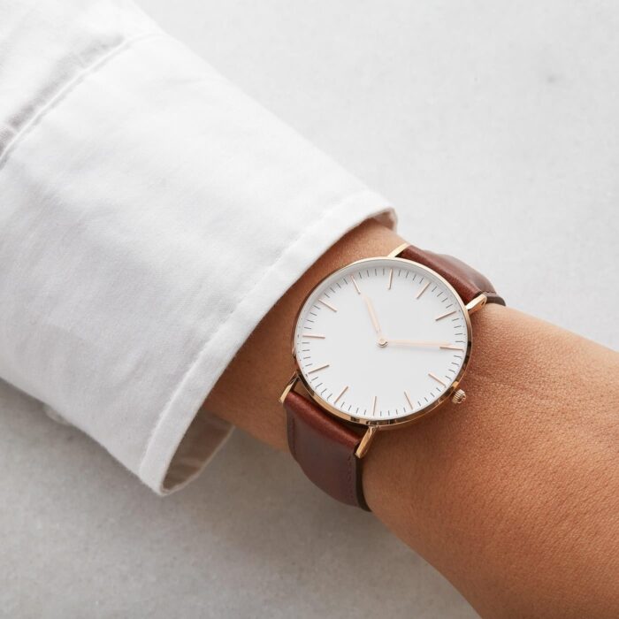 High Quality Leather Straps Stylish Analog Wrist Watch - Without Box - Image 3